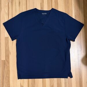 Mandala Men's Navy V-Neck Scrub Top